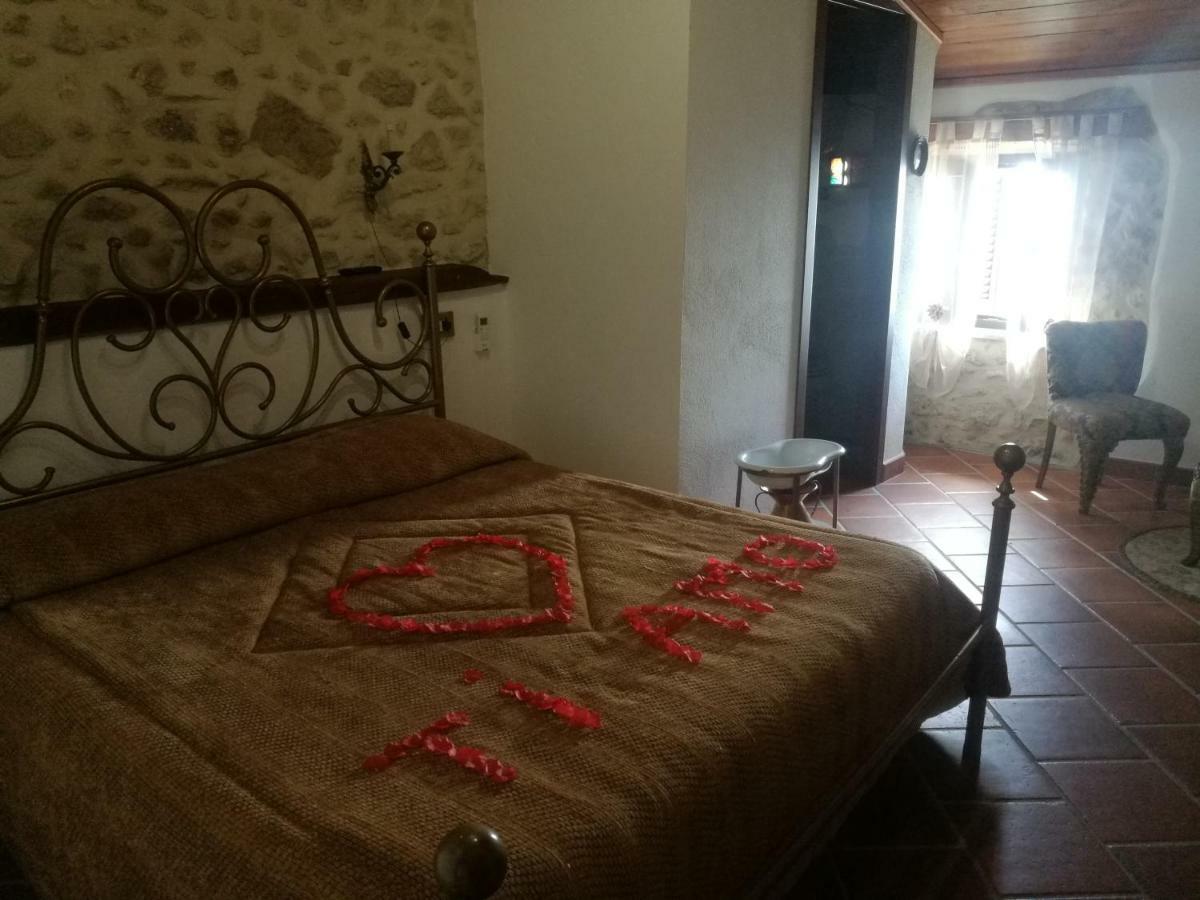 La Rupe Bed And Breakfast 노르마 외부 사진